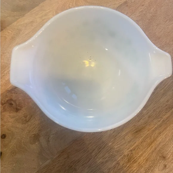 Vintage Pyrex Mixing Bowl with Green Ivy Pattern, 1.5 pt size - Picture 2 of 5